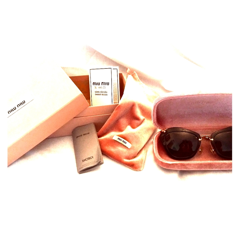 MIU MIU Sunglasses